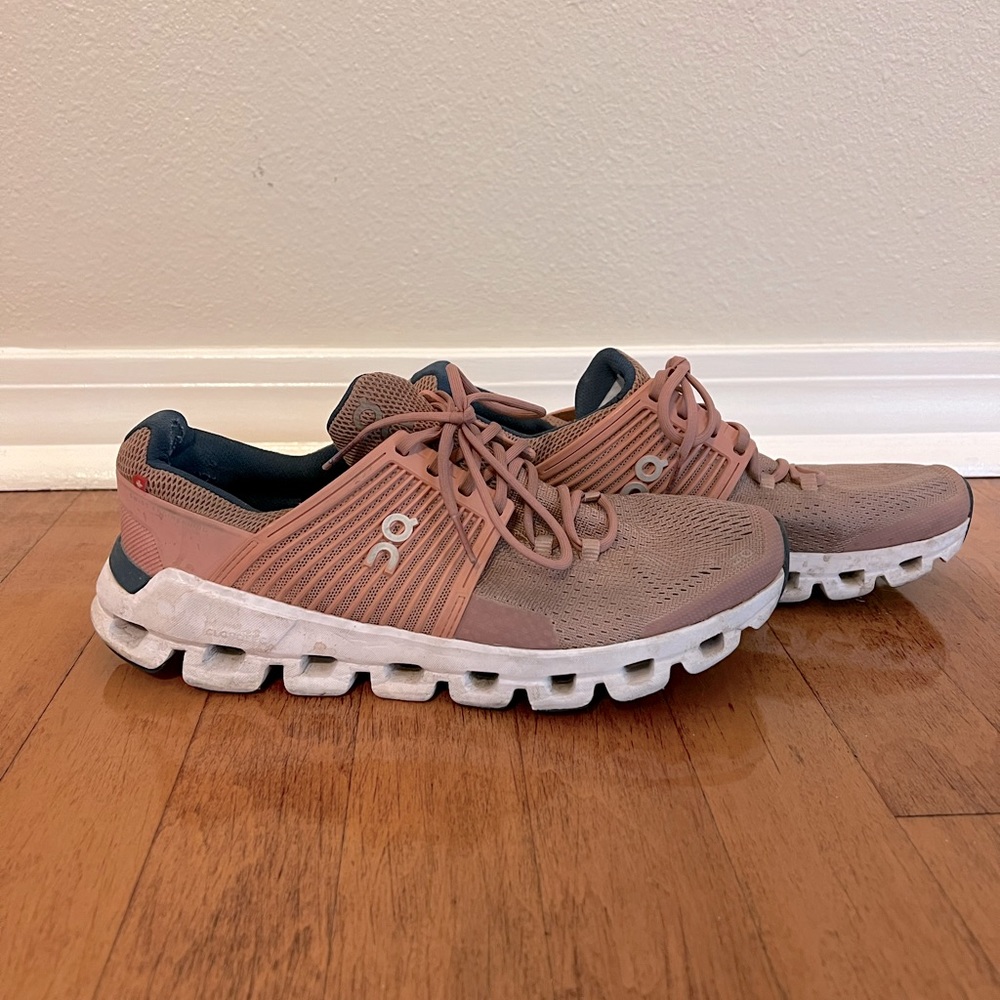 ON CLOUD l Swift Running Shoes 8.5